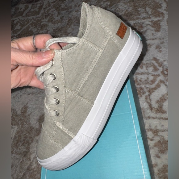 Jenn Ardor Women's Sneakers in Light Olive Green - Picture 3 of 9